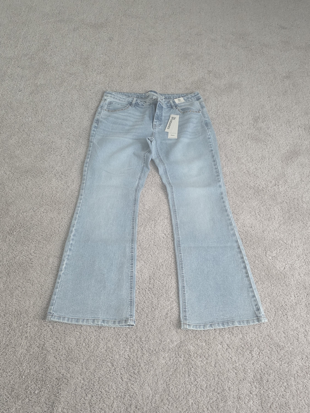 NWT No Boundaries Low Rise Flare Jeans - Light Wash Sz 14